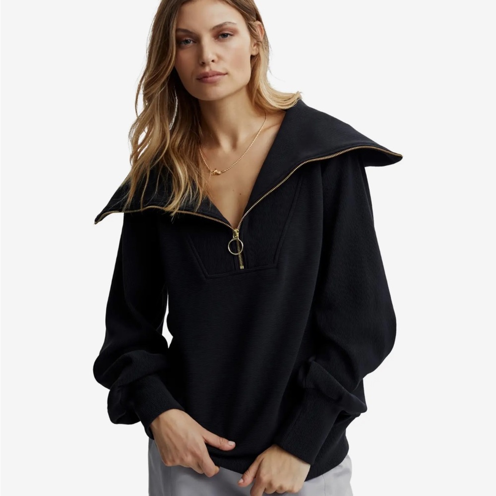 Varley Black Wide-Collar Zip Pullover with Gold Trim size medium